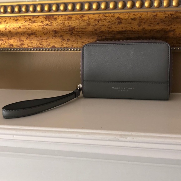Marc Jacobs Handbags - Marc Jacobs wallet